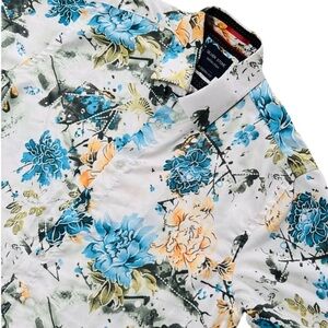 Silver Stone Button Up Shirt Modern Fit Short Sleeve *Large Floral White Blue